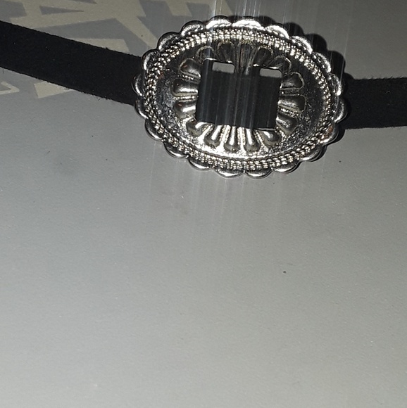 Black choker - Picture 2 of 3